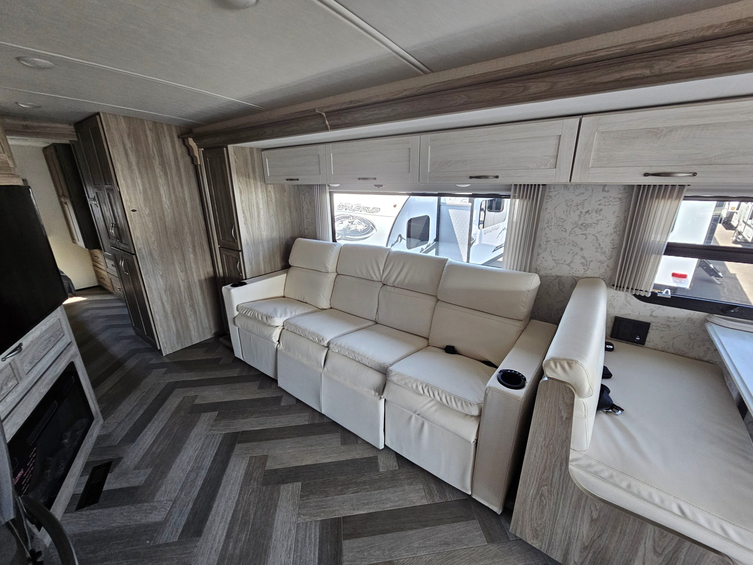 2023 Winnebago Adventurer 34W