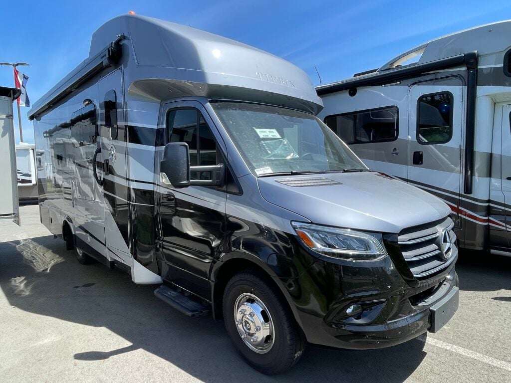 2025 Tiffin Motorhomes Wayfarer 25RW