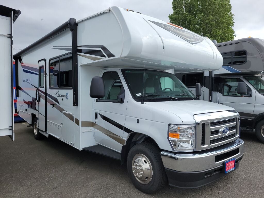 2025 Coachmen Freelander 26DS