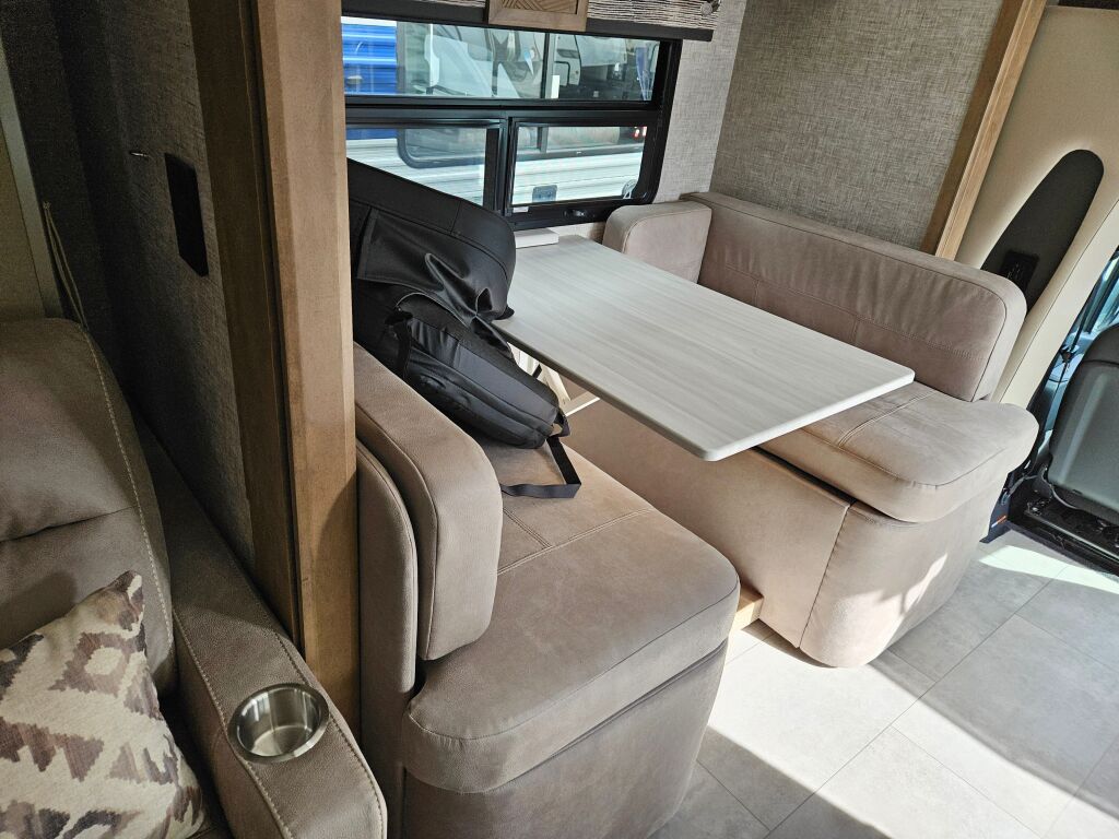 2025 Tiffin Motorhomes Wayfarer 25RW