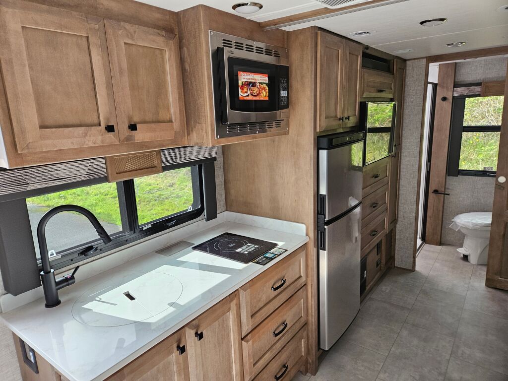 2025 Tiffin Motorhomes Wayfarer 25RW