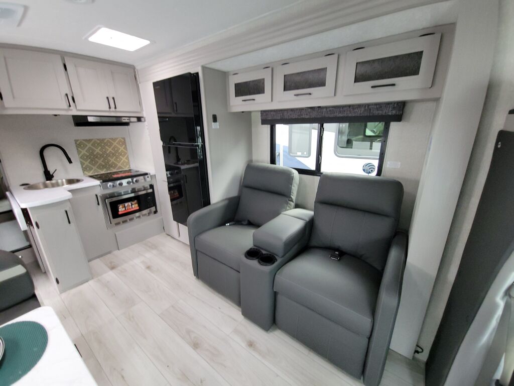 2025 Coachmen Freelander 26DS