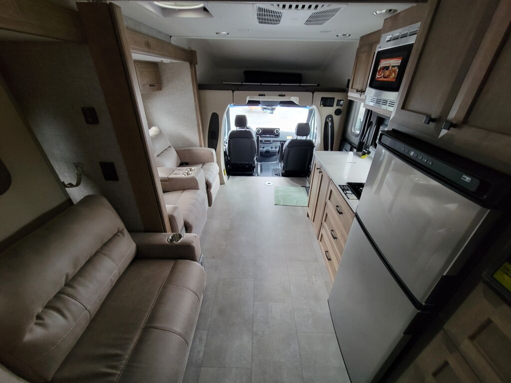 2025 Tiffin Motorhomes Wayfarer 25RW