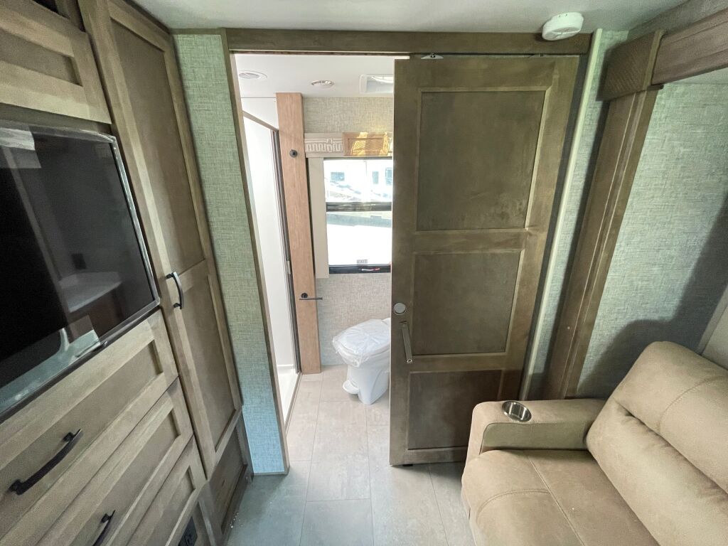 2025 Tiffin Motorhomes Wayfarer 25RW