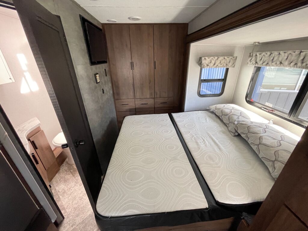 2020 Forest River Sunseeker MBS 2400B