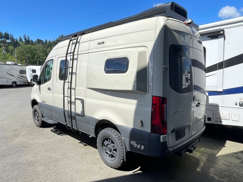 2025 Tiffin Motorhomes GH1 BASE