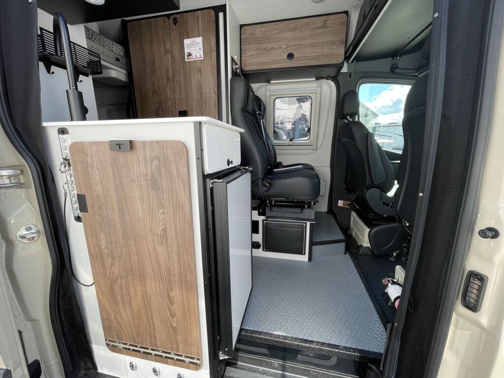 2025 Tiffin Motorhomes GH1 BASE