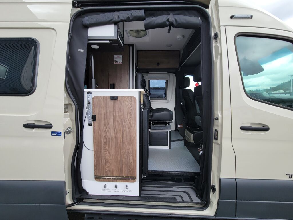 2025 Tiffin Motorhomes GH1 BASE