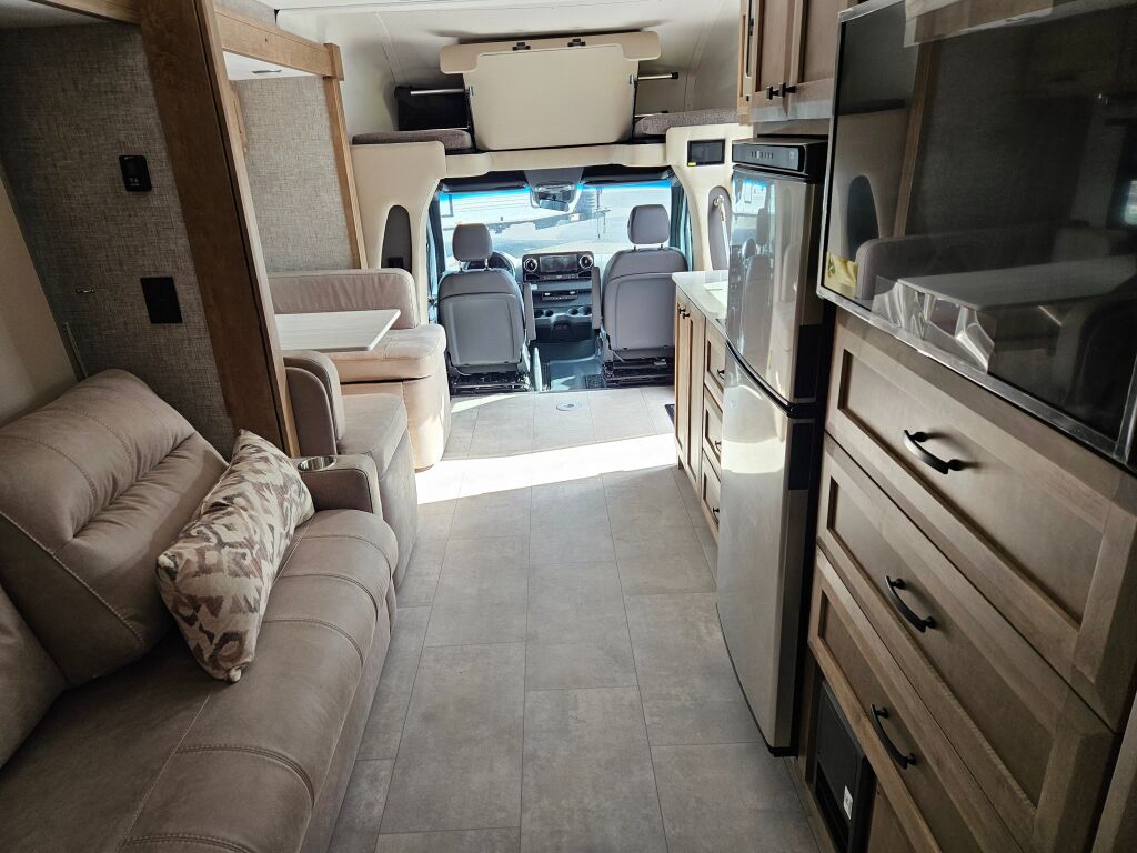 2025 Tiffin Motorhomes Wayfarer 25RW