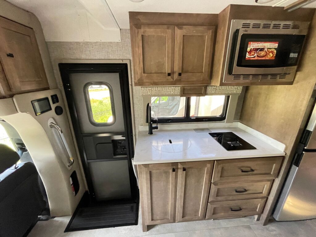 2025 Tiffin Motorhomes Wayfarer 25RW