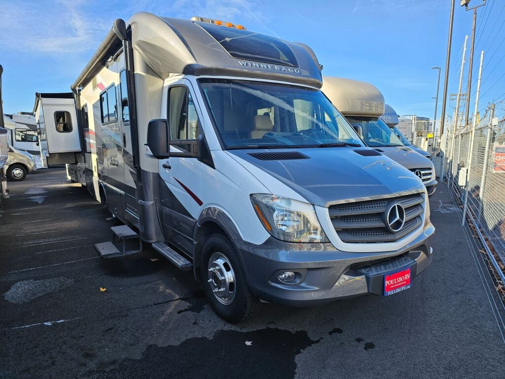 2017 Winnebago Navion 24G