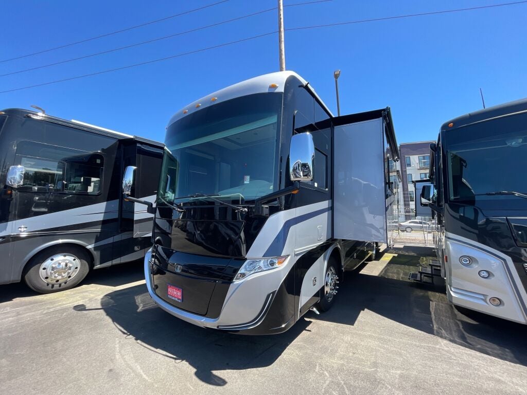 2025 Tiffin Motorhomes Byway 33FL