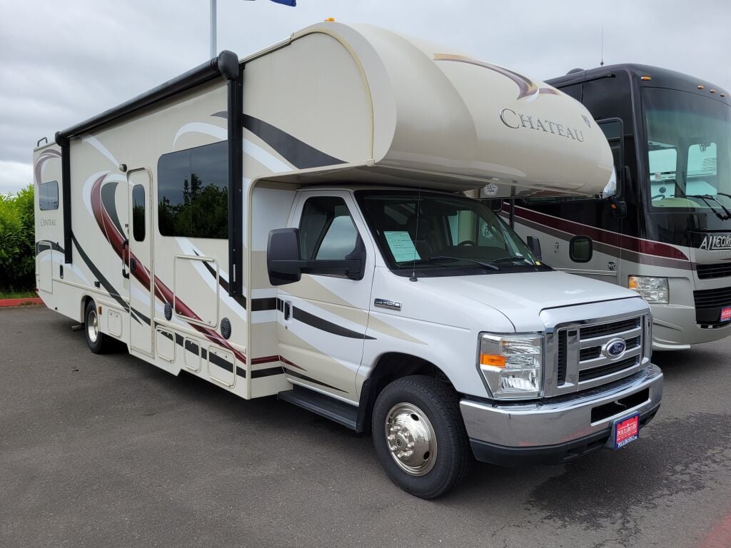 2016 Thor Motor Coach Chateau 31W