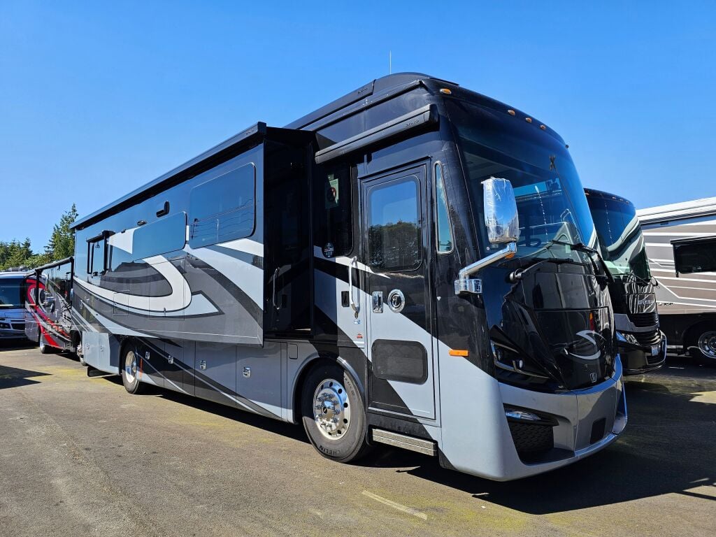 2025 Tiffin Motorhomes Phaeton 37BH