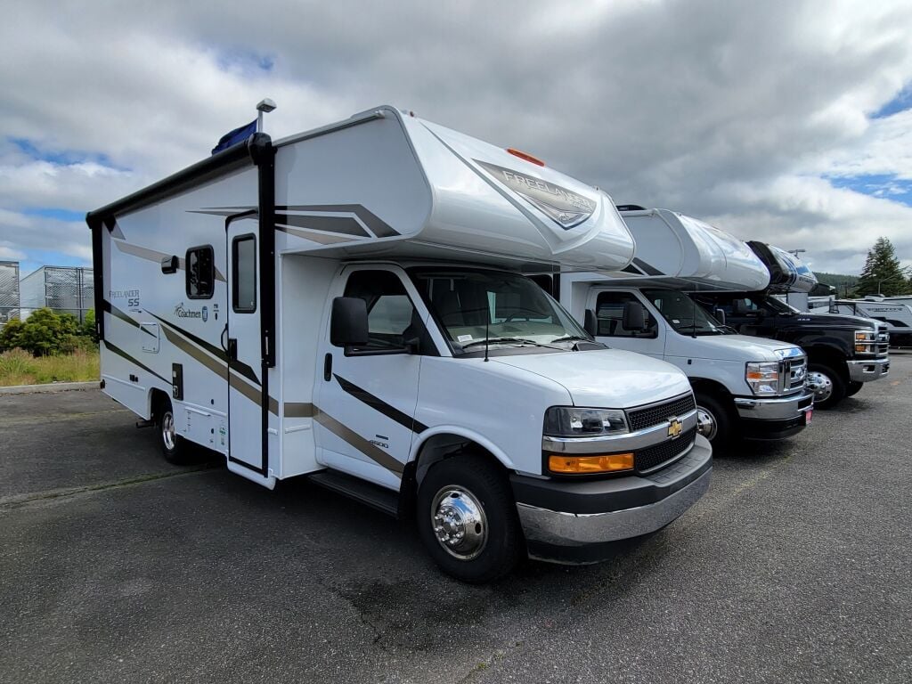 2025 Coachmen Freelander 21RS