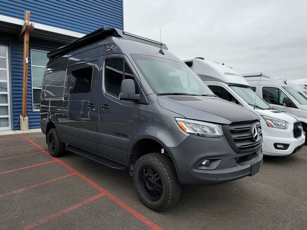 2025 Tiffin Motorhomes GH1 Base