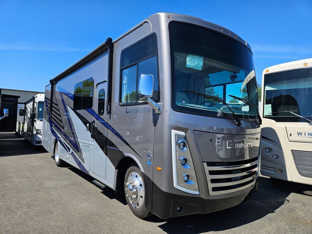 2025 Thor Motor Coach Luminate MM30