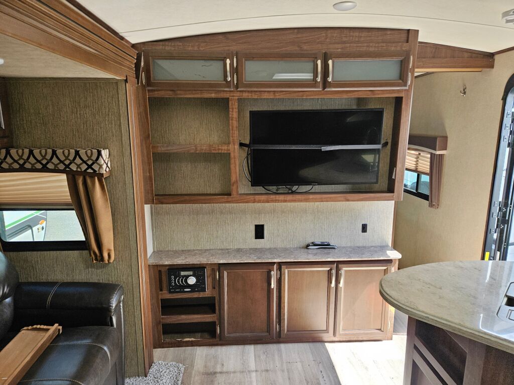 2018 Dutchmen Denali Lite 2611BH