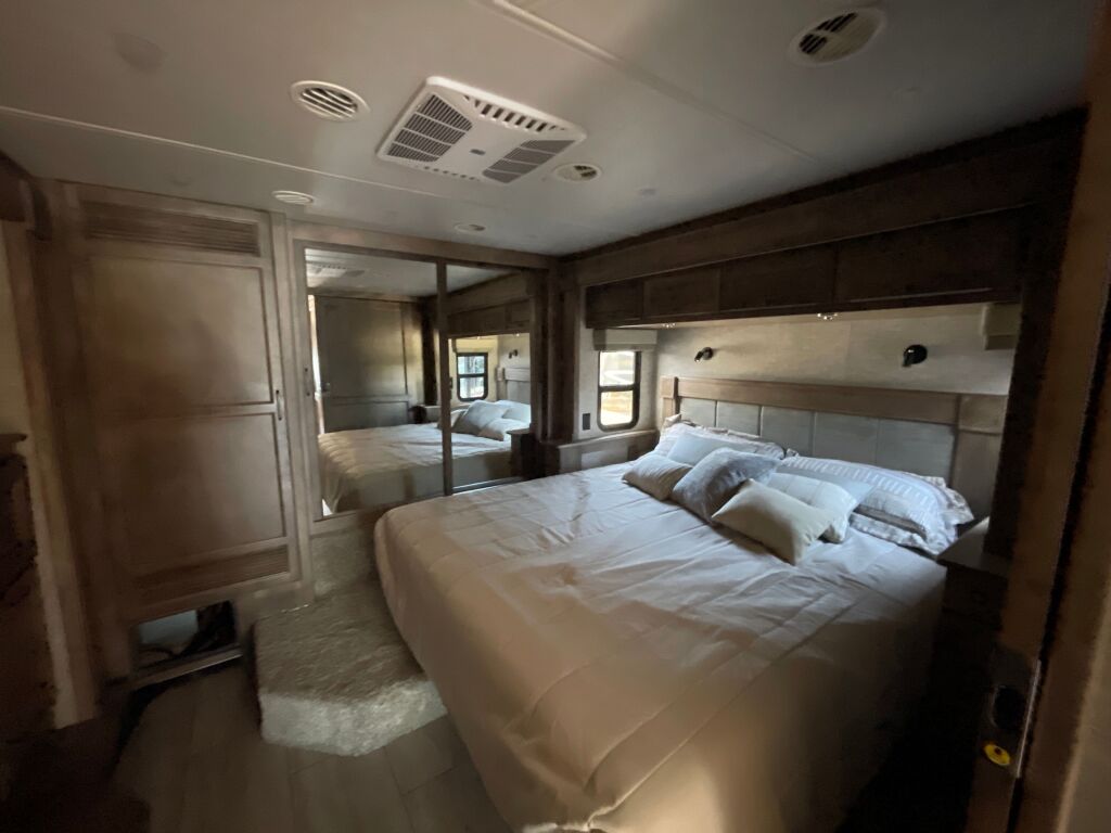 2025 Tiffin Motorhomes Byway 33FL