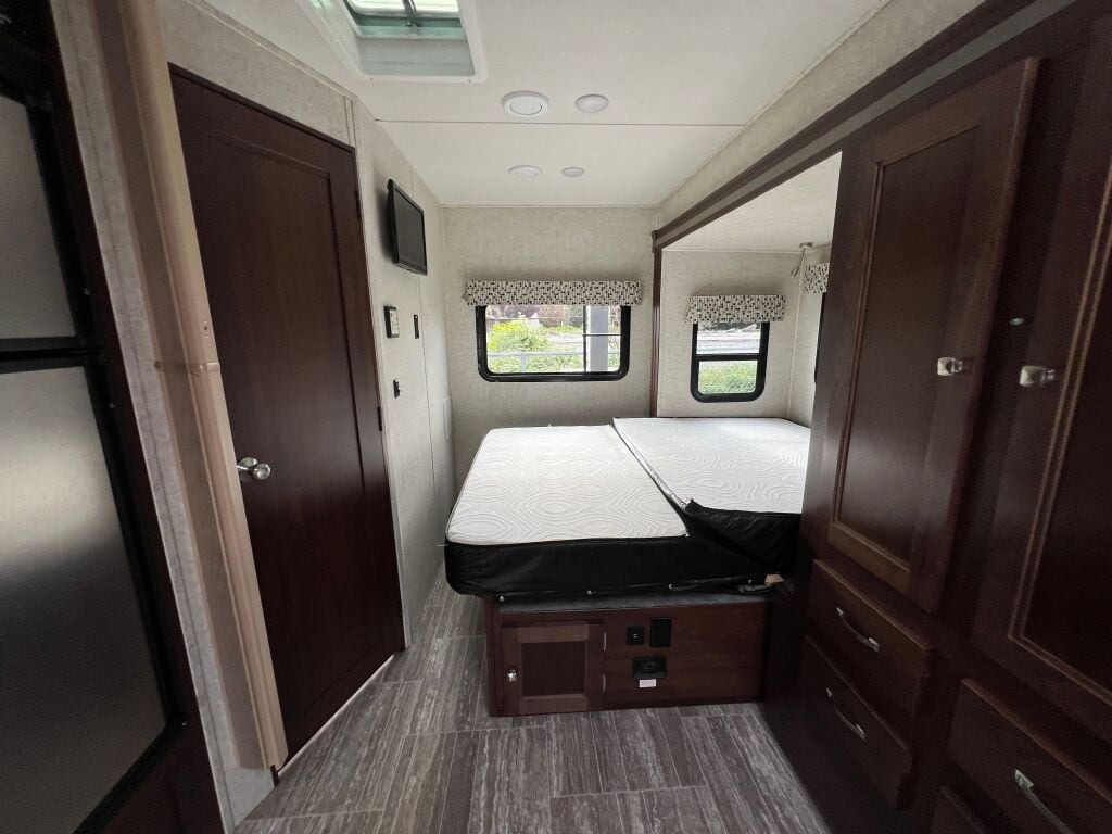 2019  Forest River Sunseeker MBS 2400W