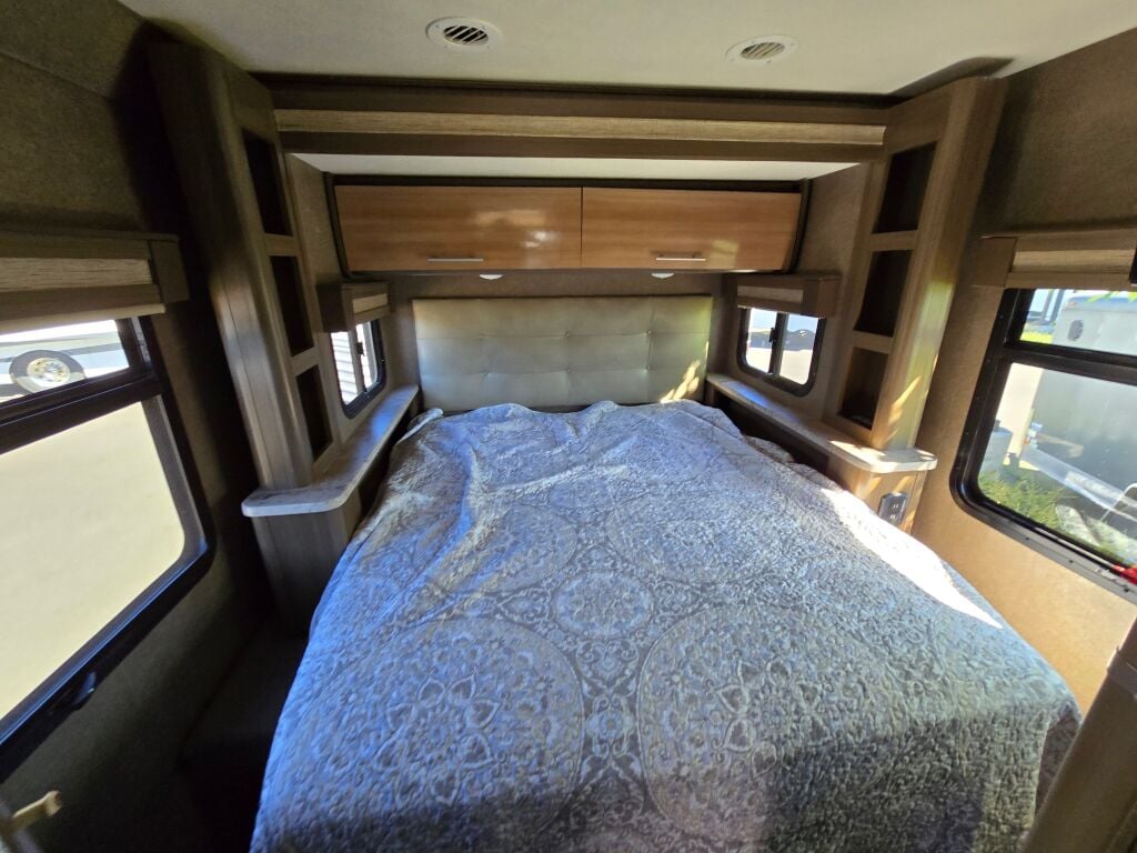 2018 Thor Motor Coach Gemini 24TX