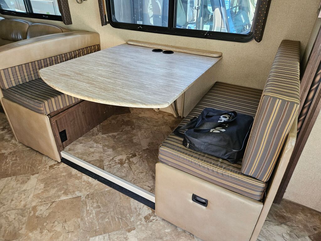 2017 Thor Motor Coach Windsport