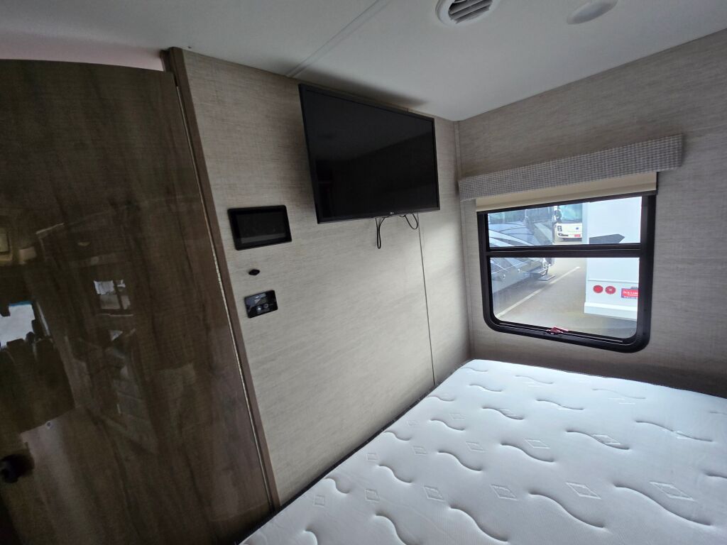 2022 Jayco Melbourne Prestige 24LP