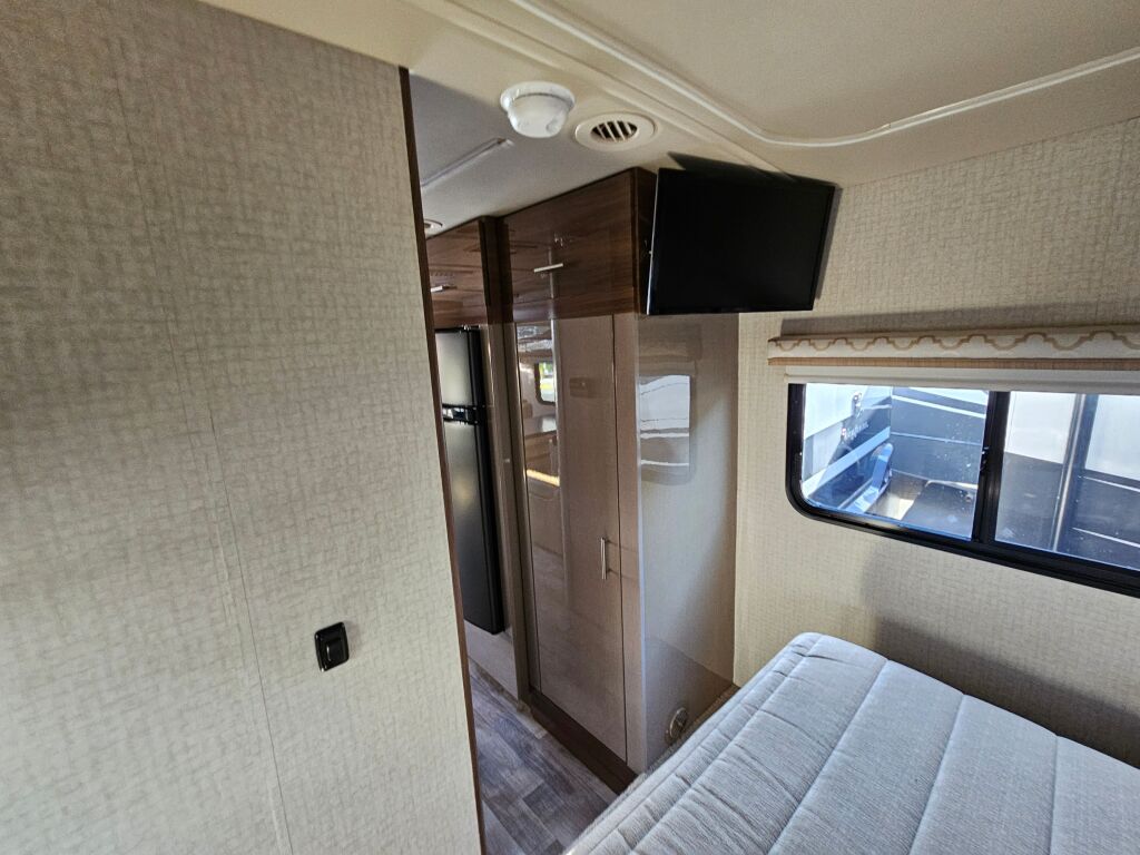 2017 Winnebago Navion 24G