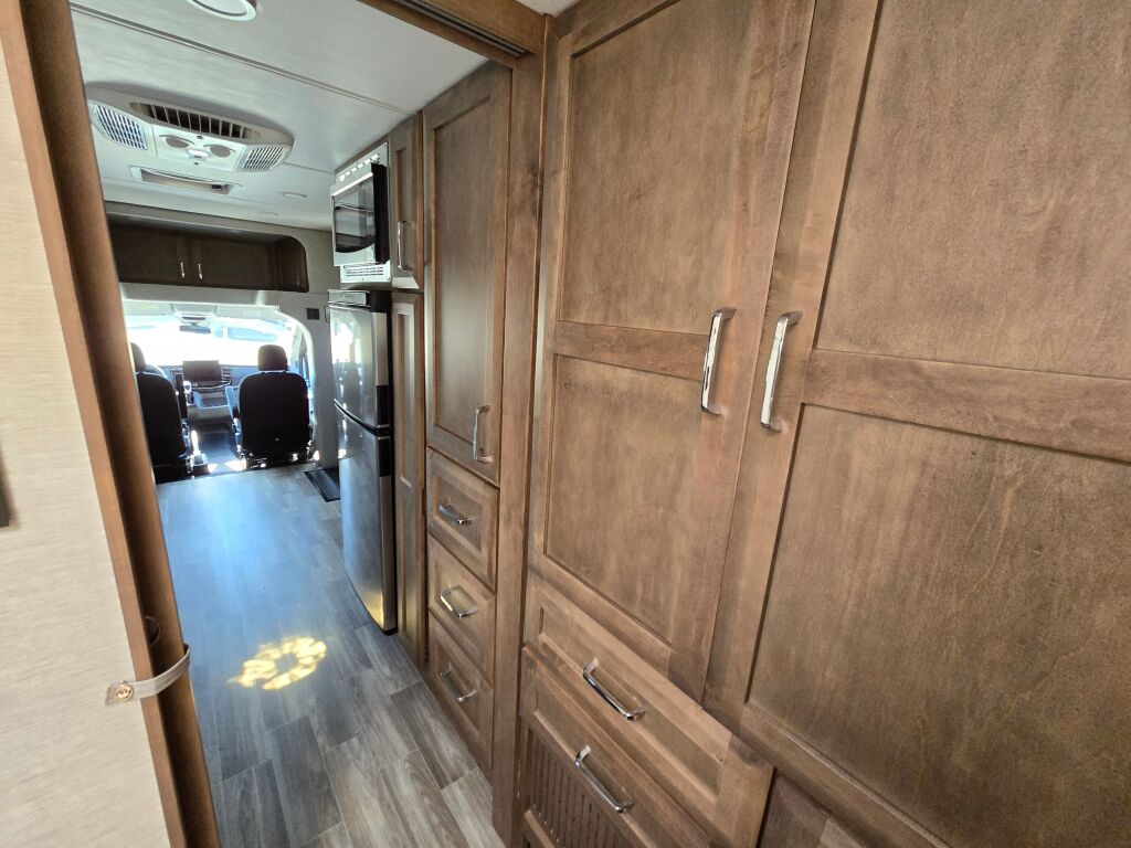 2024 Tiffin Motorhomes Midas 24MT