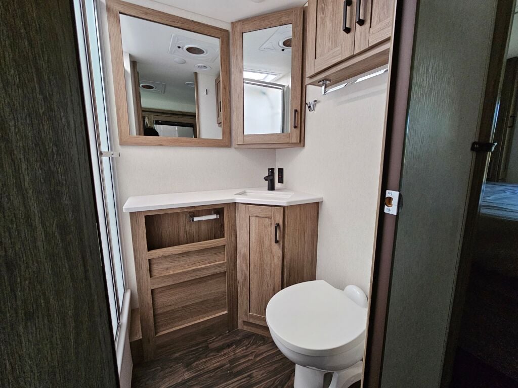 2025 Winnebago Vista 29N