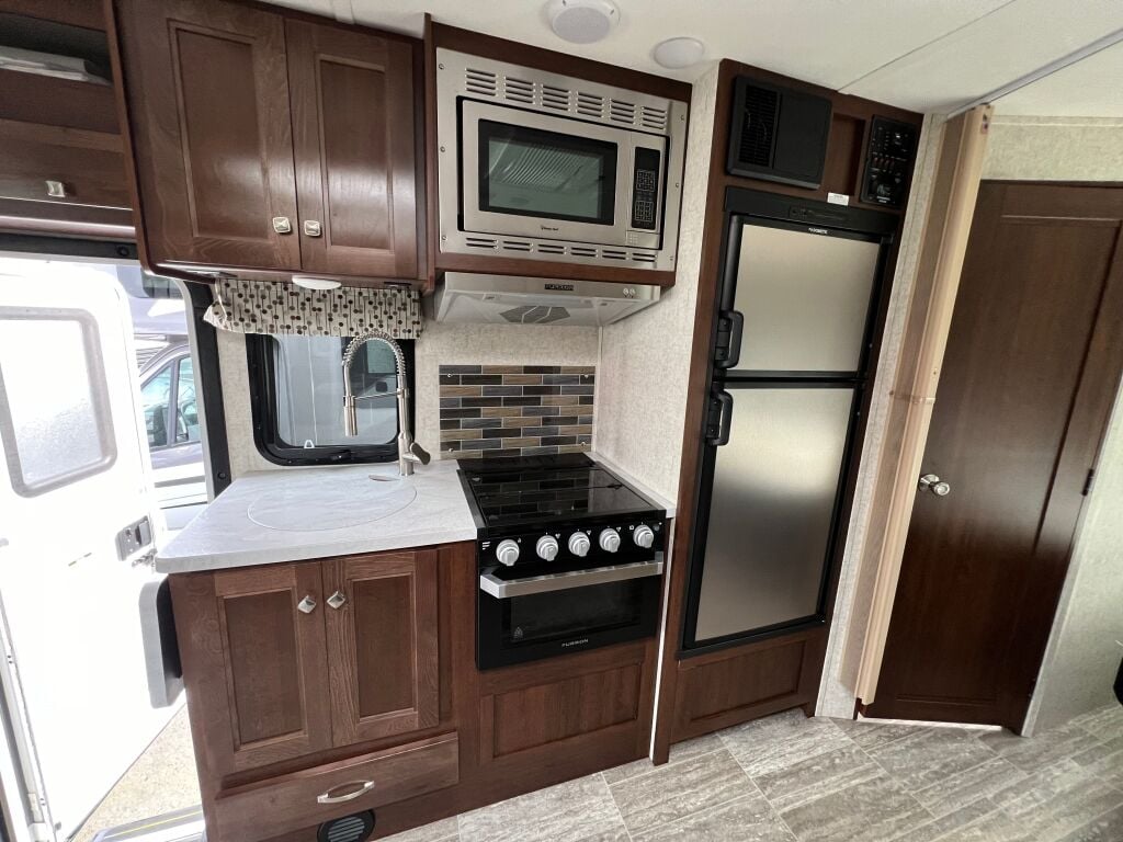 2019  Forest River Sunseeker MBS 2400W