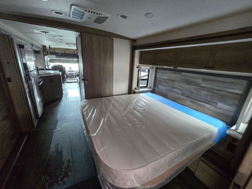 2025 Winnebago Vista 33K