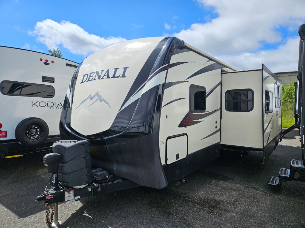 2018 Dutchmen Denali Lite 2611BH