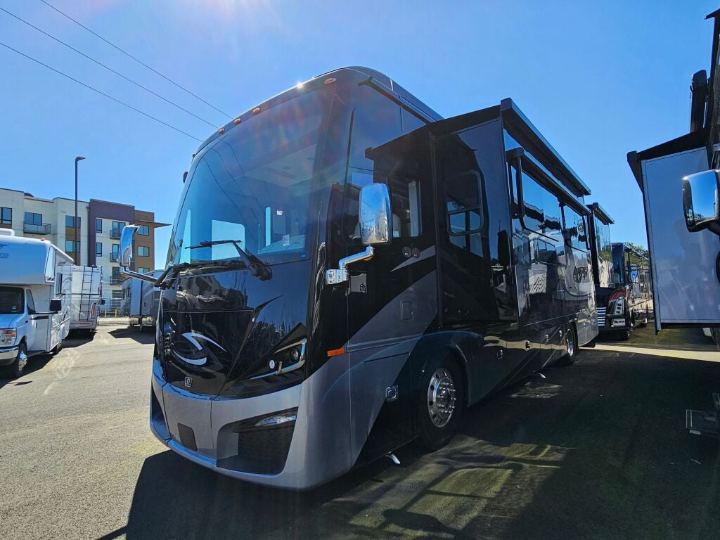 2025 Tiffin Motorhomes Phaeton 37BH