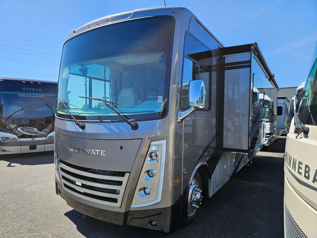 2025 Thor Motor Coach Luminate MM30