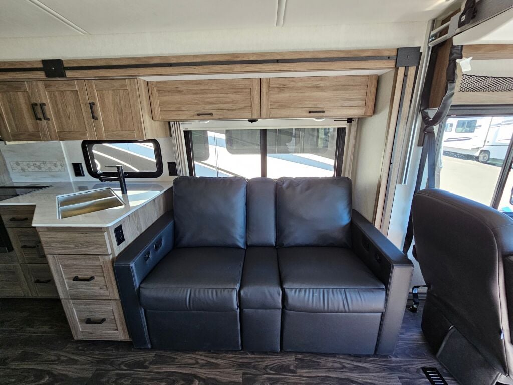 2025 Winnebago Vista 29N