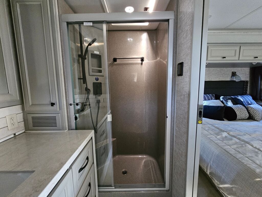 2025 Tiffin Motorhomes Phaeton 37BH