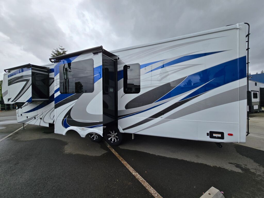 2024 CrossRoads Redwood RW4001LK