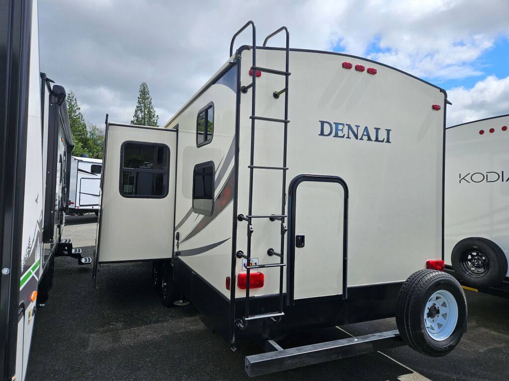 2018 Dutchmen Denali Lite 2611BH