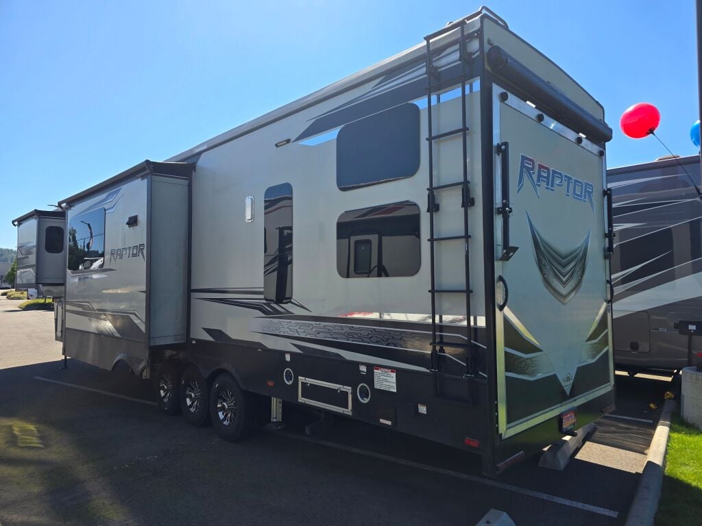 2018 Keystone Raptor 425TS