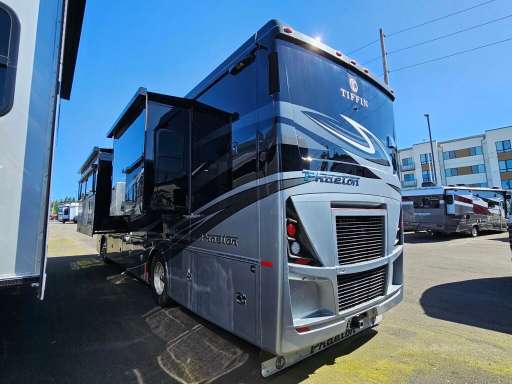 2025 Tiffin Motorhomes Phaeton 37BH