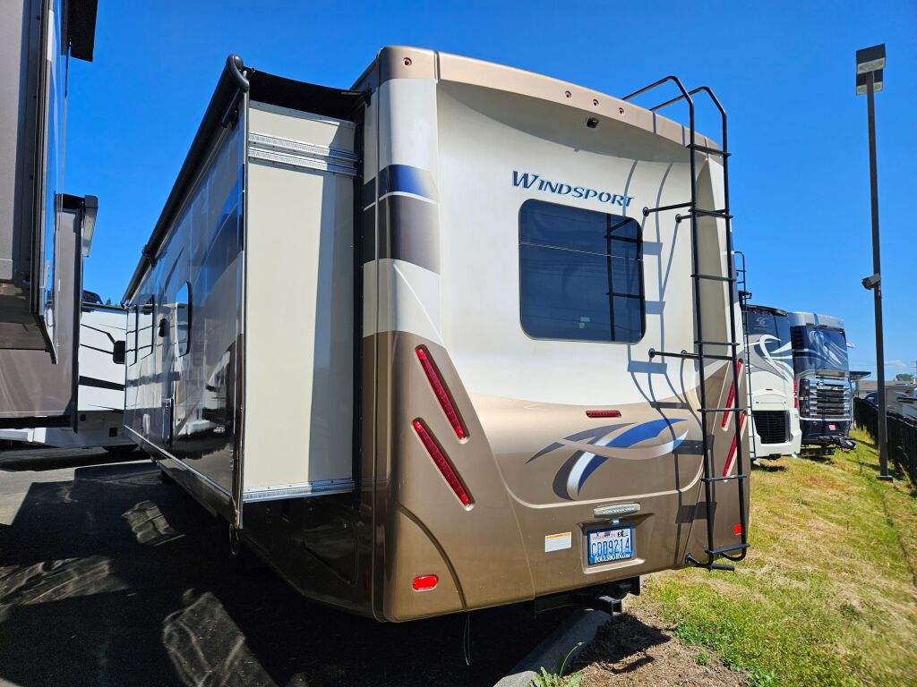 2017 Thor Motor Coach Windsport