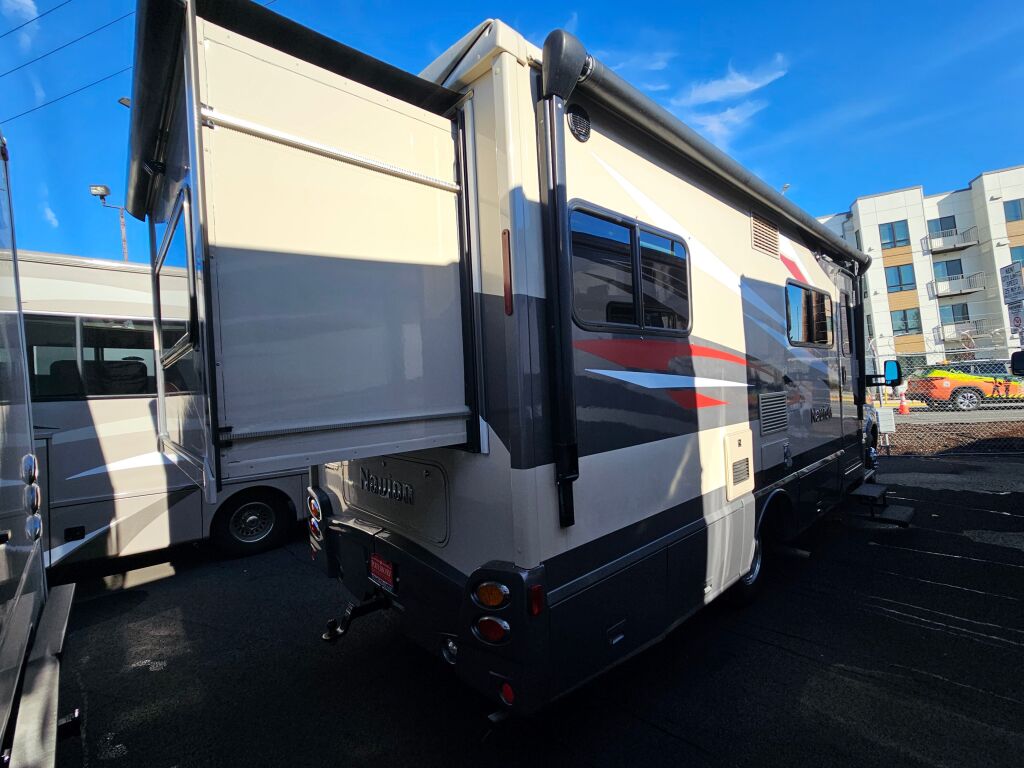 2017 Winnebago Navion 24G