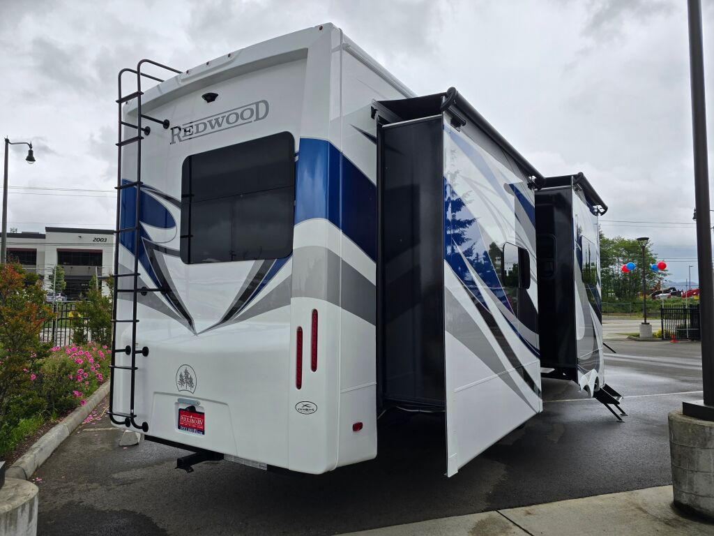 2024 CrossRoads Redwood RW4001LK