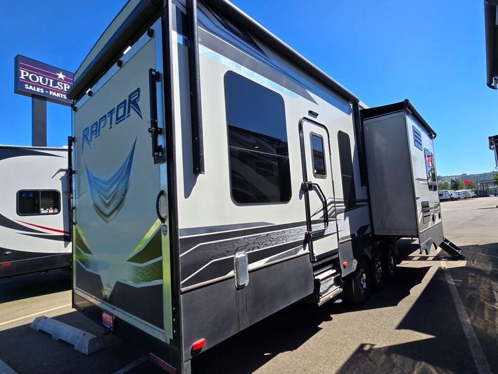 2018 Keystone Raptor 425TS