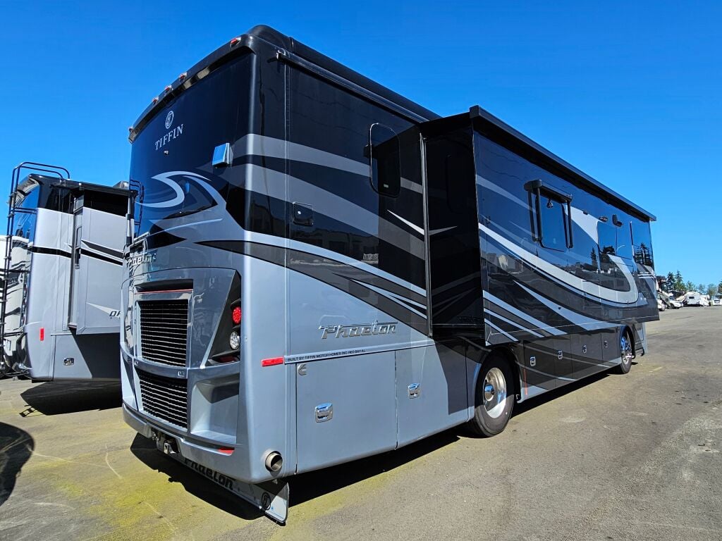 2025 Tiffin Motorhomes Phaeton 37BH