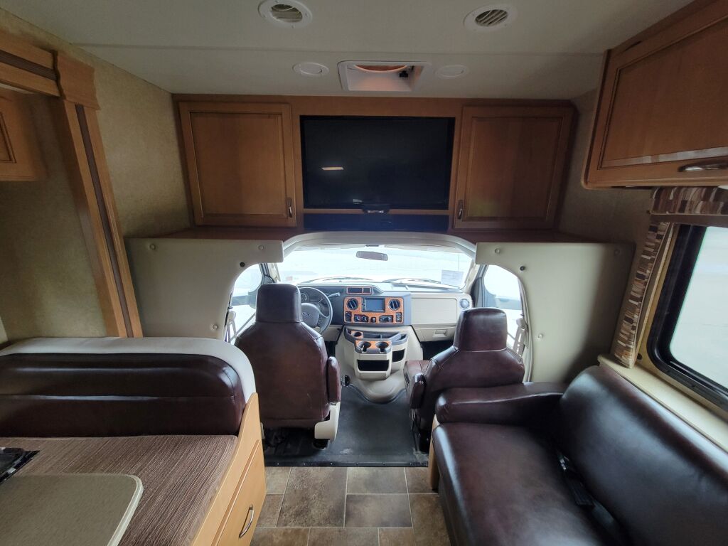 2016 Thor Motor Coach Chateau 31W