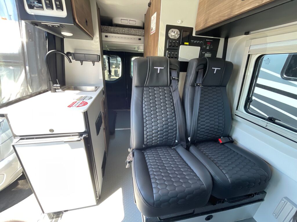 2025 Tiffin Motorhomes GH1 Base