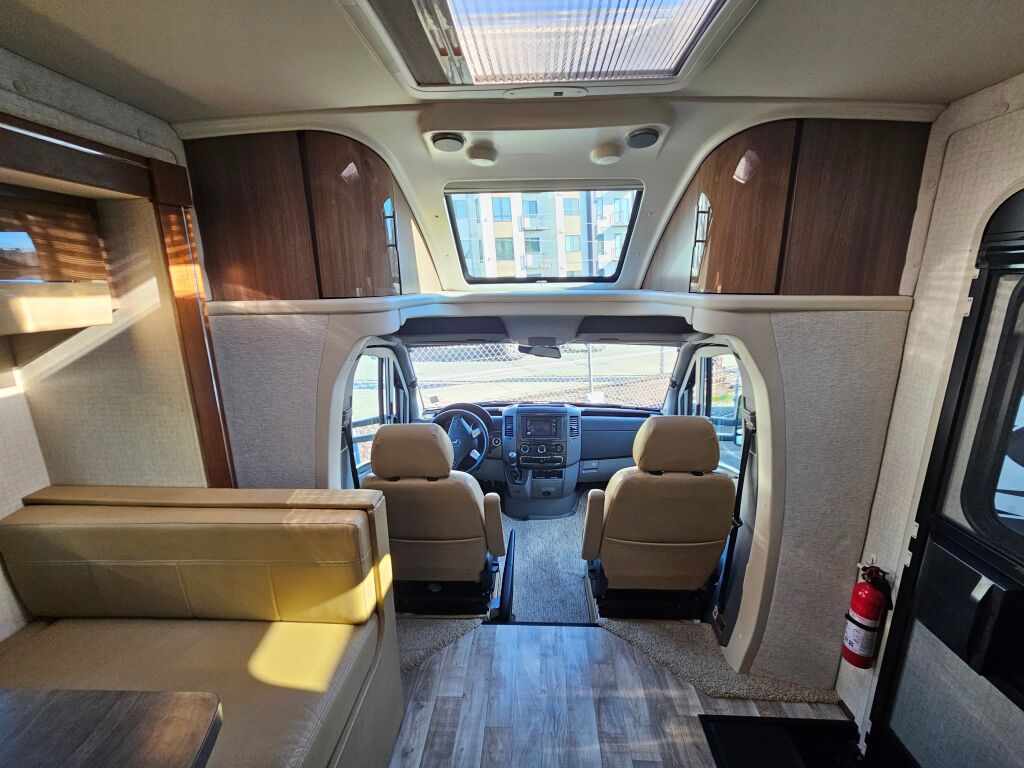 2017 Winnebago Navion 24G