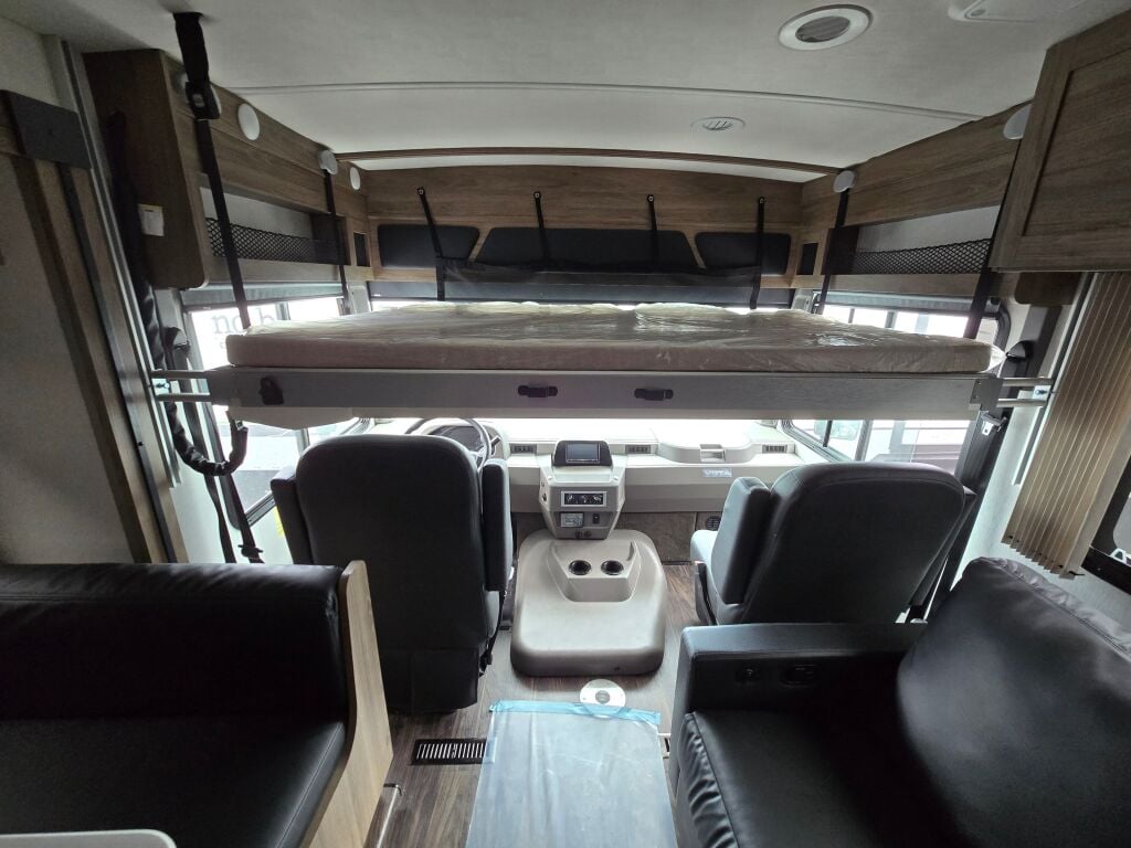 2025 Winnebago Vista 33K